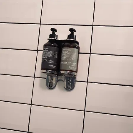 A Stylish 2 Bed In Town - Lux 코브