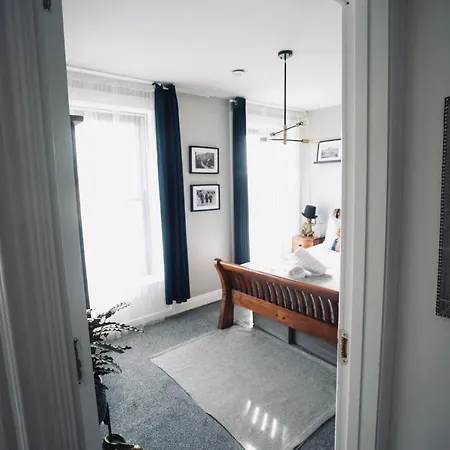 Apartment A Stylish 2 Bed In Town - Lux