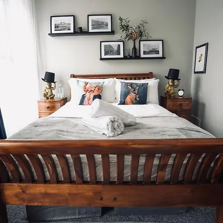 A Stylish 2 Bed In Town - Lux Apartment
