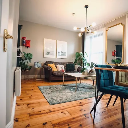 A Stylish 2 Bed In Town - Lux Cobh