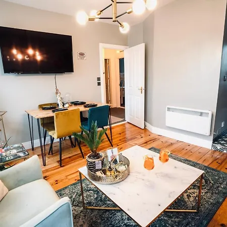 A Stylish 2 Bed In Town - Lux Cobh